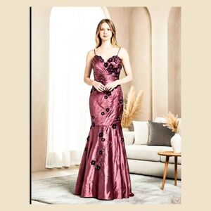 Vintage Y2K Pink/Magenta Beaded Floral Prom Gown Formal Dress Spaghetti Strap